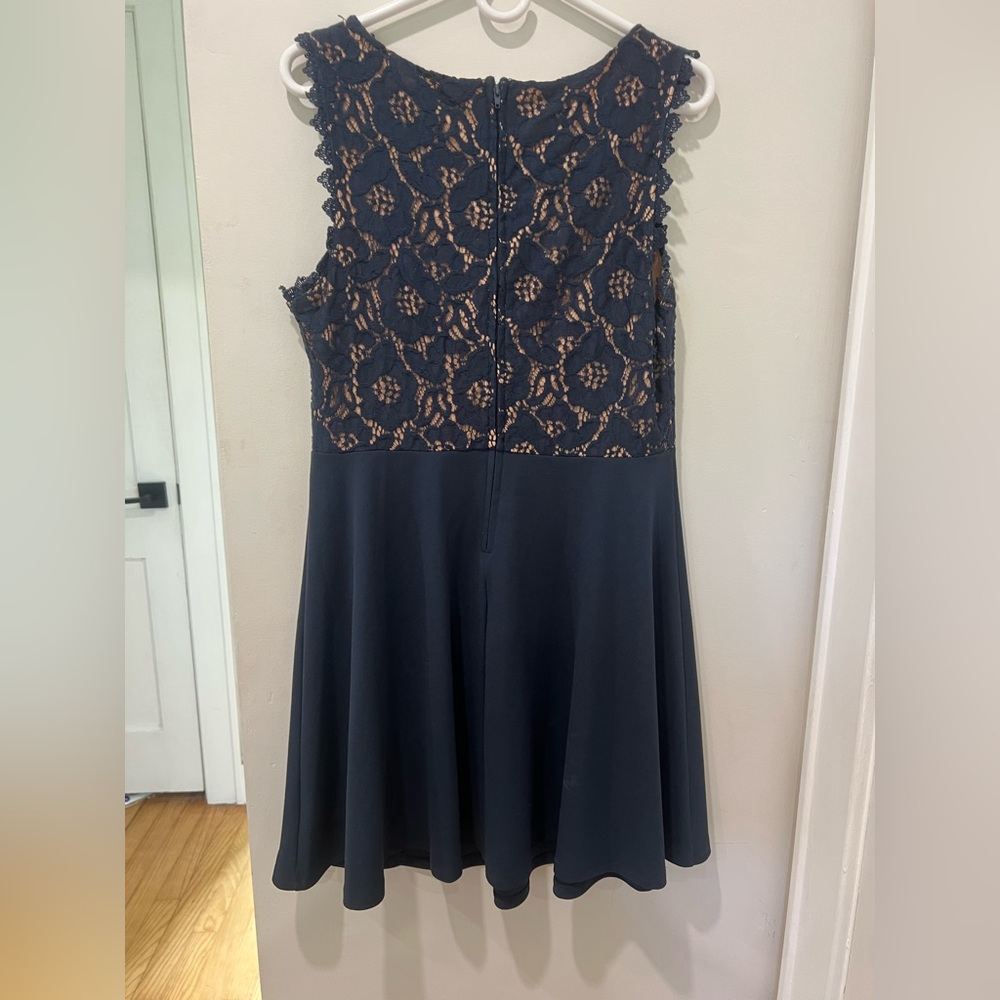 Dress - Picture 3 of 3